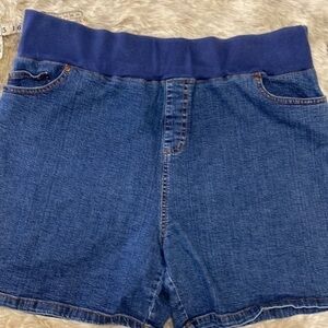 New additions maternity X-Large pre‎ used in great condition.